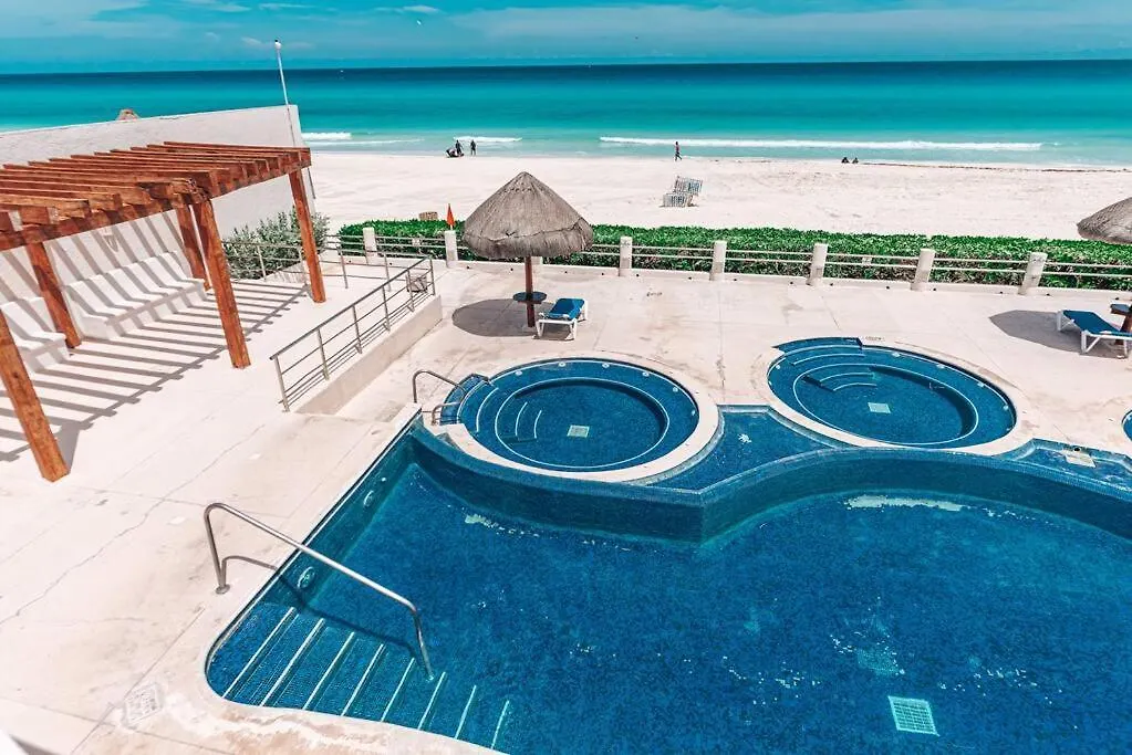Beachfront Apartment Marlin Villa 107 Канкун