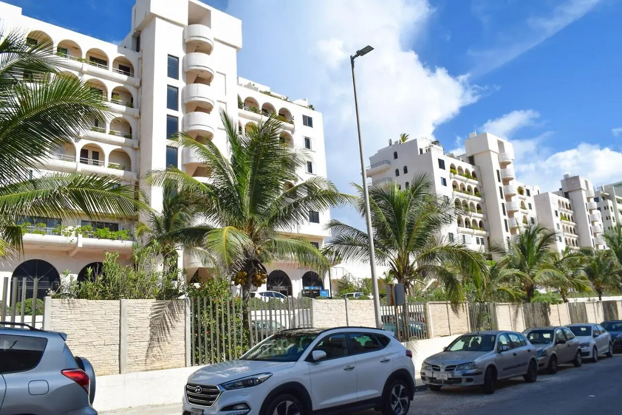 Beachfront Apartment Marlin Villa 107 Канкун Мексика
